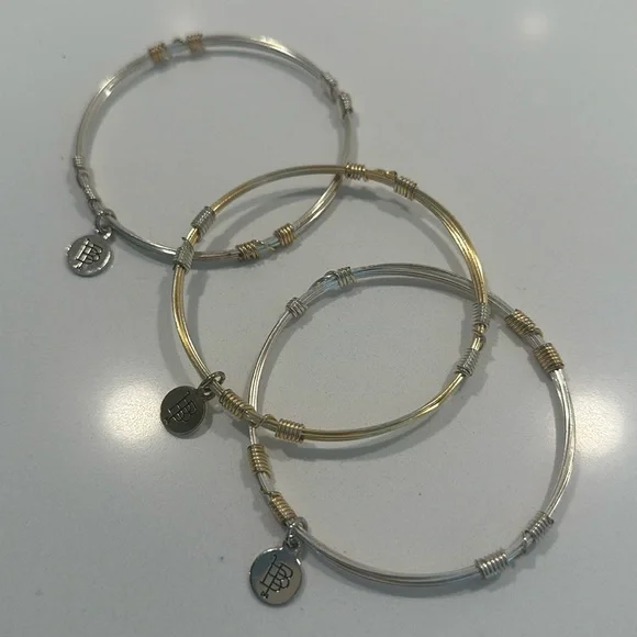 Bourbon and bowties, bangle bracelets, set of three, gold &silver mixed like new - Picture 1 of 8